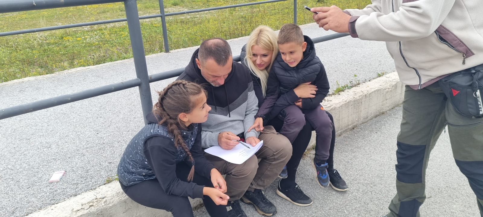 Porodica zajedno na aktivnosti